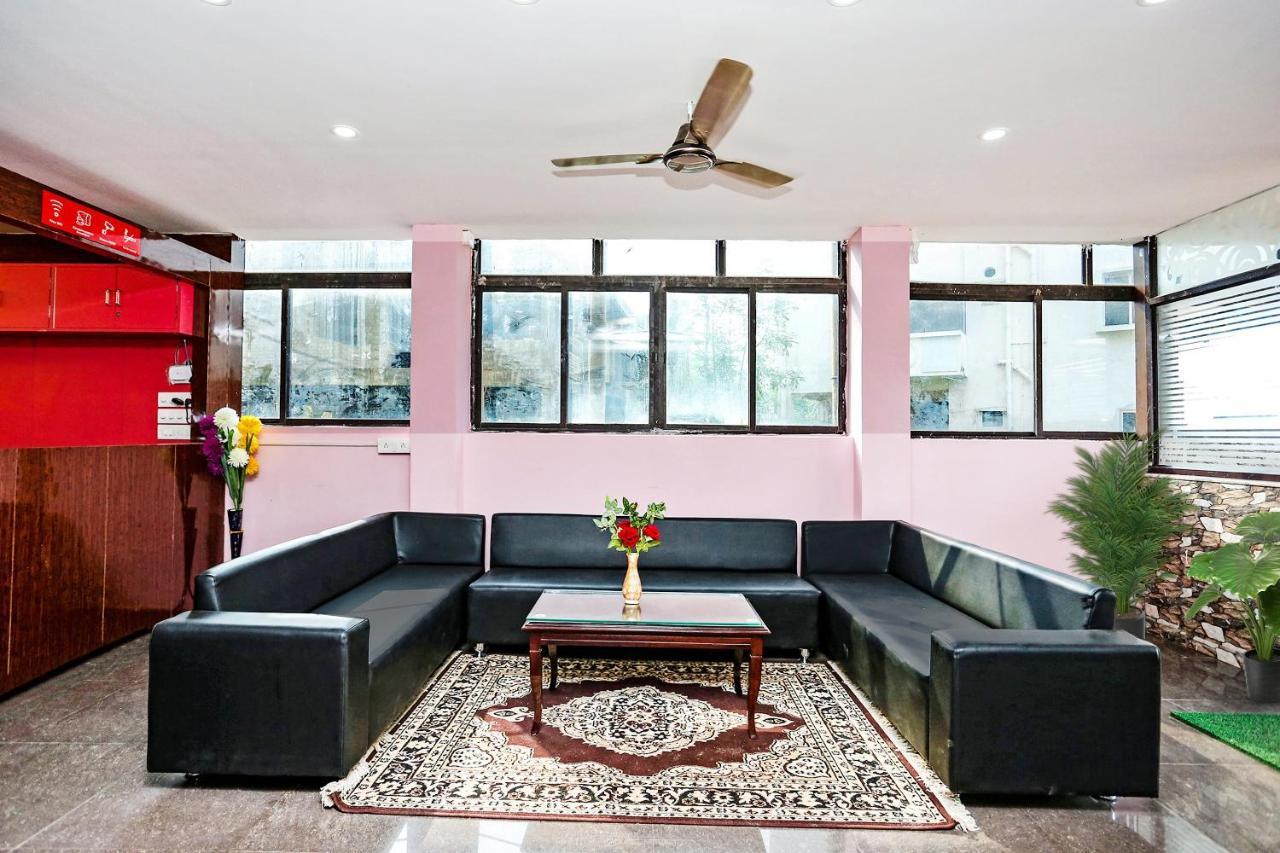Super Collection O Aryan Hotel Khandagiri Dış mekan fotoğraf
